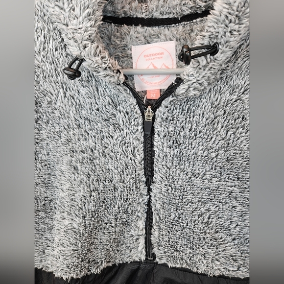 Outdoor Collection By International 26 Mixed Media Faux Sherpa Nylon Hooded - Picture 4 of 10